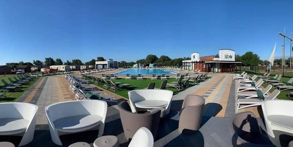 Living Easy Staycations At Tattershall Lakes Exterior foto